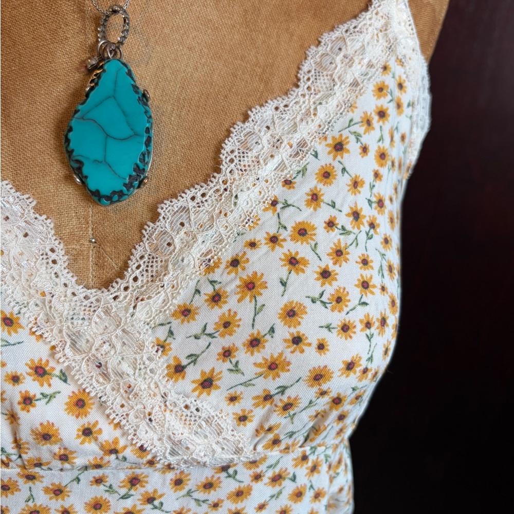 -SOLD- Floral Daisy Lace-Trimmed Maxi Dress
